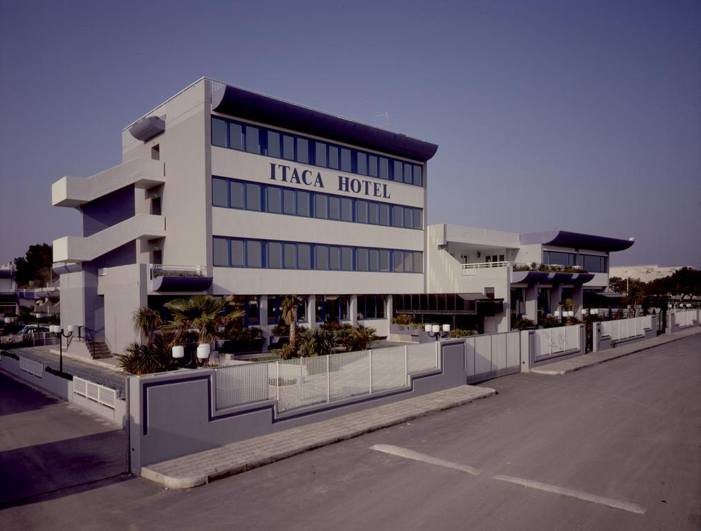 Itaca Hotel Barletta Exteriör bild