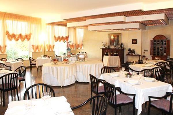 Itaca Hotel Barletta Exteriör bild