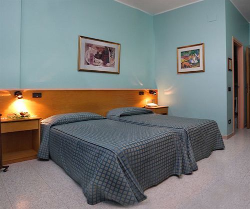 Itaca Hotel Barletta Exteriör bild